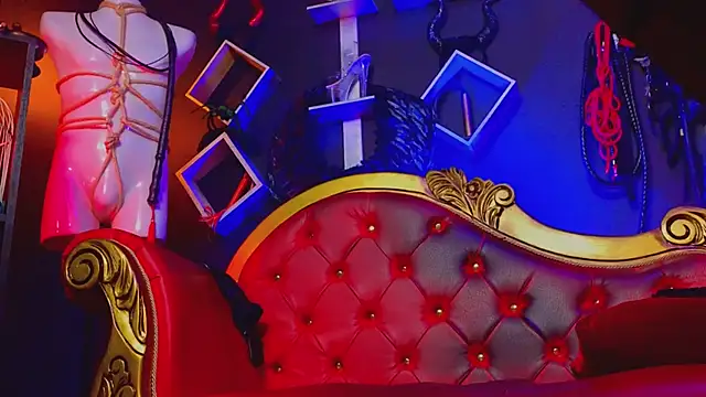 PerlaDivaio online show from 03-18-25, 01:20