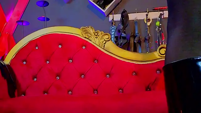 PerlaDivaio online show from 09-18-25, 02:19