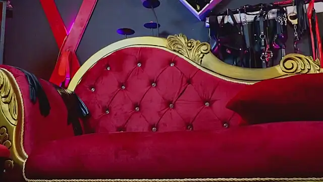 PerlaDivaio online show from 11-10-25, 02:16