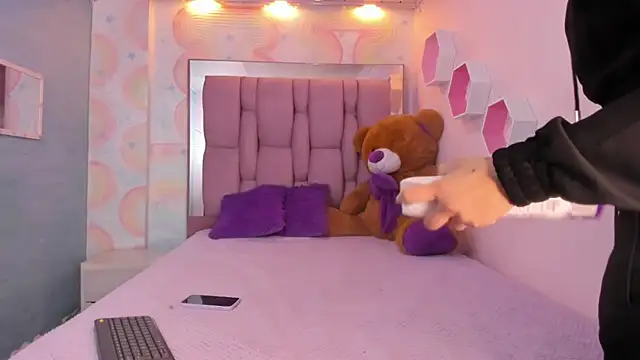 Snapshot of dayra_angels chatting on 02-25-25, 03:20 dayra angels online show from 02-25-25, 03:20