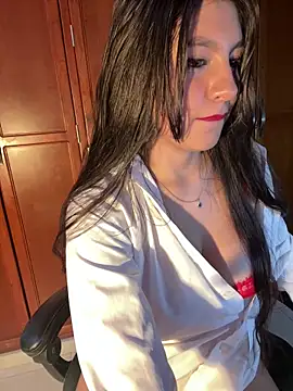 loolla 23 online show from 12-21-24, 10:30