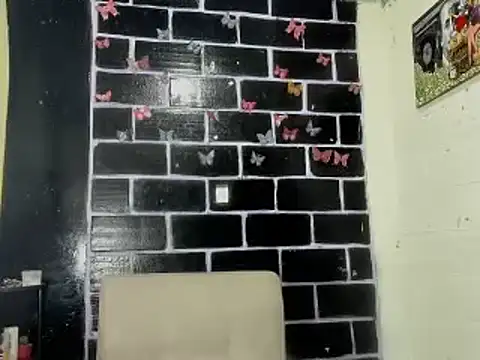 Snapshot of sarasandle chatting on 02-04-25, 06:36 sarasandle online show from 02-04-25, 06:36