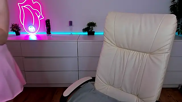 Kamilla Hot online show from 03-01-25, 06:35