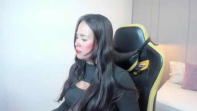 isabella florez online show from 04-24-26, 02:14