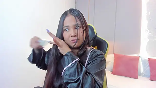 isabella florez online show from 05-19-26, 02:29