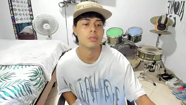 Snapshot of Zack_falcon chatting on 02-10-26, 02:59 Zack falcon online show from 02-10-26, 02:59