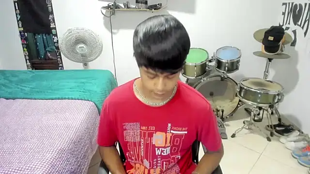 Snapshot of Zack_falcon chatting on 03-05-26, 02:51 Zack falcon online show from 03-05-26, 02:51