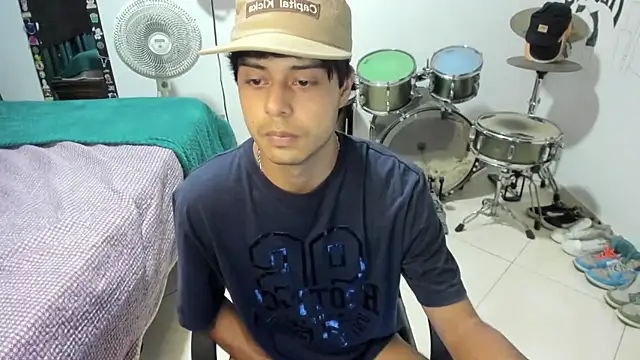 Snapshot of Zack_falcon chatting on 03-11-26, 03:34 Zack falcon online show from 03-11-26, 03:34