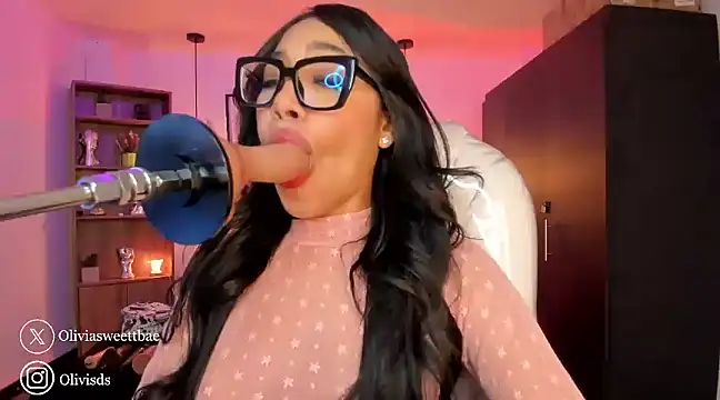 Olivia ds online show from 01-31-25, 04:03