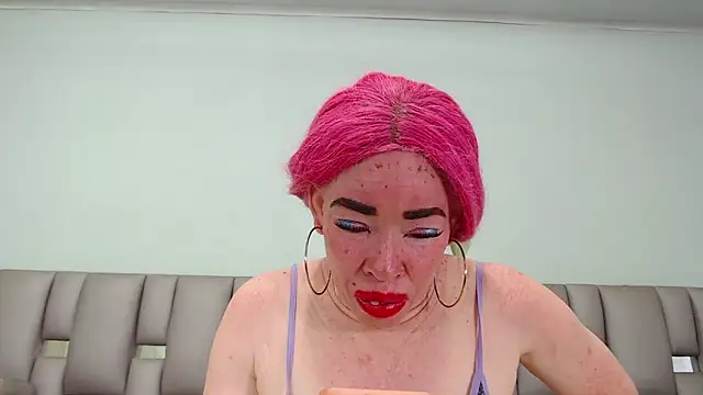 Kittywhiteass online show from 11-22-25, 09:47