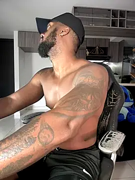 Snapshot of blackdrey18 chatting on 09-22-25, 04:53 blackdrey18 online show from 09-22-25, 04:53