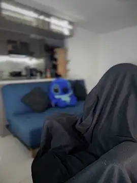 Snapshot of blackdrey18 chatting on 10-11-25, 12:15 blackdrey18 online show from 10-11-25, 12:15