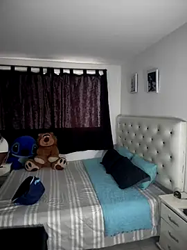 Snapshot of blackdrey18 chatting on 11-22-25, 01:32 blackdrey18 online show from 11-22-25, 01:32