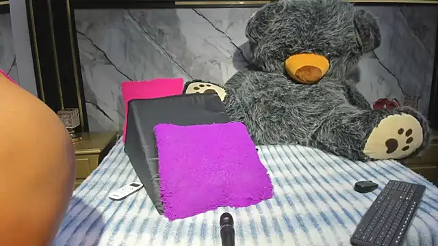 Niyirey1 online show from 11-13-25, 12:37