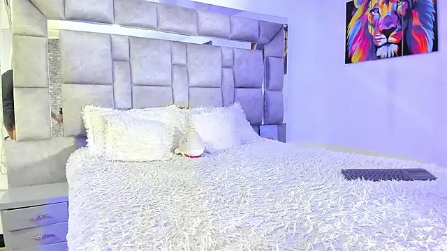 Snapshot of Candy_And_Andy_ chatting on 09-19-25, 01:18 Candy And Andy online show from 09-19-25, 01:18