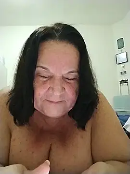Yaya Mineira online show from 04-15-26, 02:51