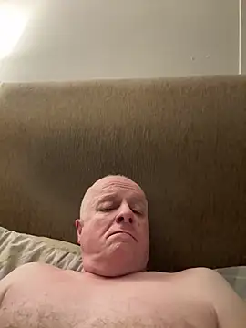 Snapshot of locallad88 chatting on 01-15-25, 10:35 locallad88 online show from 01-15-25, 10:35