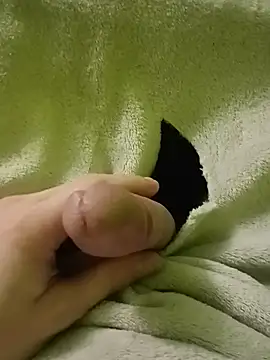 Snapshot of Koudy1 chatting on 01-15-25, 04:32 Koudy1 online show from 01-15-25, 04:32