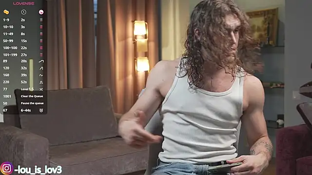 Snapshot of Louis_Karlos chatting on 09-28-25, 03:45 Louis Karlos online show from 09-28-25, 03:45