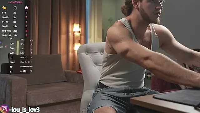 Snapshot of Louis_Karlos chatting on 09-29-25, 04:17 Louis Karlos online show from 09-29-25, 04:17