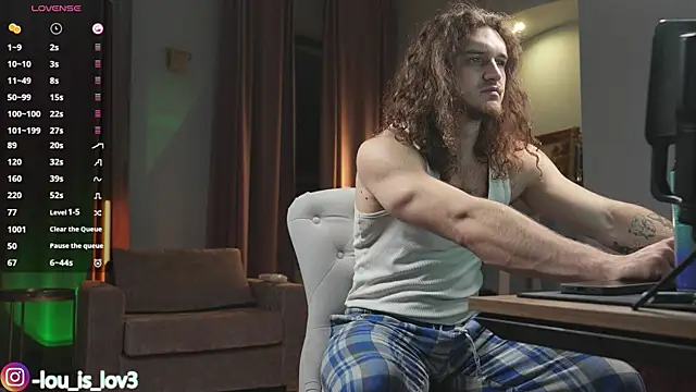 Snapshot of Louis_Karlos chatting on 10-05-25, 03:05 Louis Karlos online show from 10-05-25, 03:05