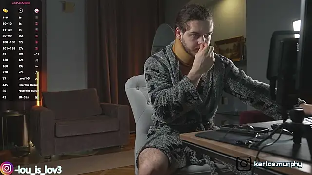 Snapshot of Louis_Karlos chatting on 11-12-25, 04:02 Louis Karlos online show from 11-12-25, 04:02