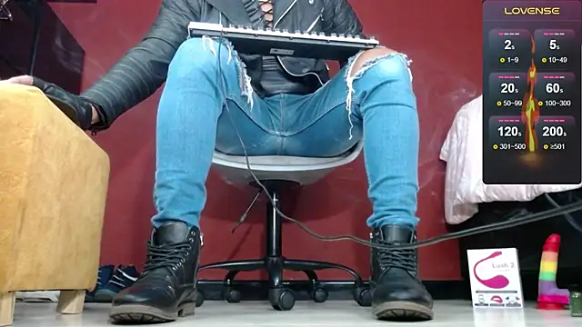 TomLover 12 online show from 02-11-25, 12:05