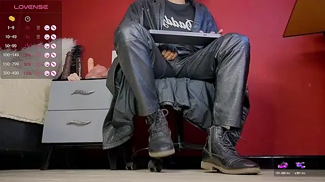 TomLover 12 online show from 11-06-25, 01:17