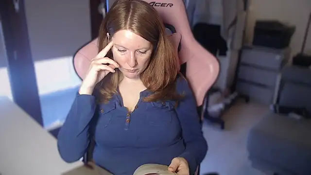 Snapshot of Exotic-Desire chatting on 11-04-25, 08:24 Exotic-Desire online show from 11-04-25, 08:24