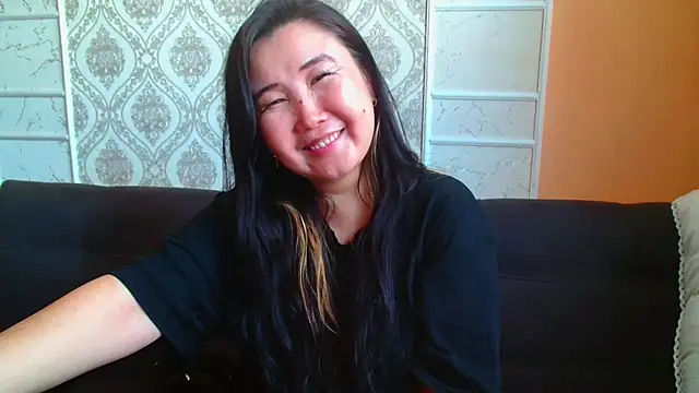 Snapshot of Bet_Lu chatting on 12-11-24, 06:25 Bet Lu online show from 12-11-24, 06:25