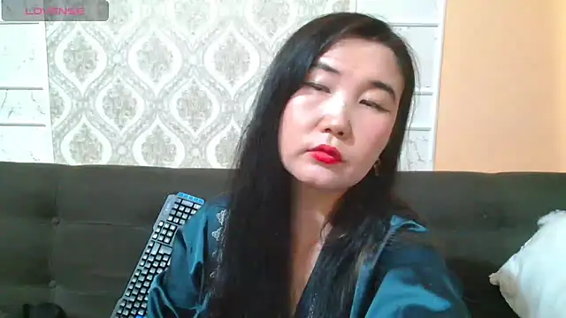 Snapshot of Bet_Lu chatting on 02-18-25, 06:26 Bet Lu online show from 02-18-25, 06:26