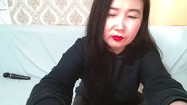 Snapshot of Bet_Lu chatting on 02-27-25, 08:50 Bet Lu online show from 02-27-25, 08:50