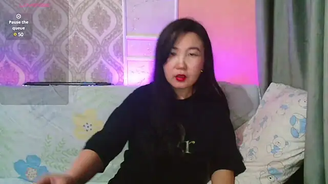 Snapshot of Bet_Lu chatting on 03-14-25, 12:29 Bet Lu online show from 03-14-25, 12:29