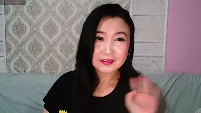 Snapshot of Bet_Lu chatting on 09-20-25, 05:52 Bet Lu online show from 09-20-25, 05:52