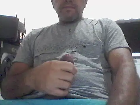 Snapshot of marronzinho23c chatting on 01-21-25, 06:34 marronzinho23c online show from 01-21-25, 06:34