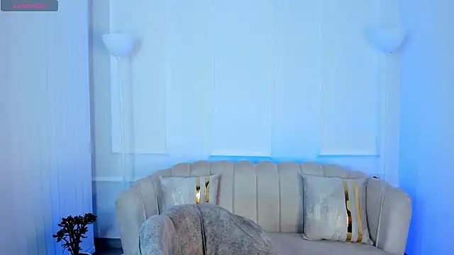 Snapshot of BellaRossii chatting on 12-26-24, 11:03 BellaRossii online show from 12-26-24, 11:03