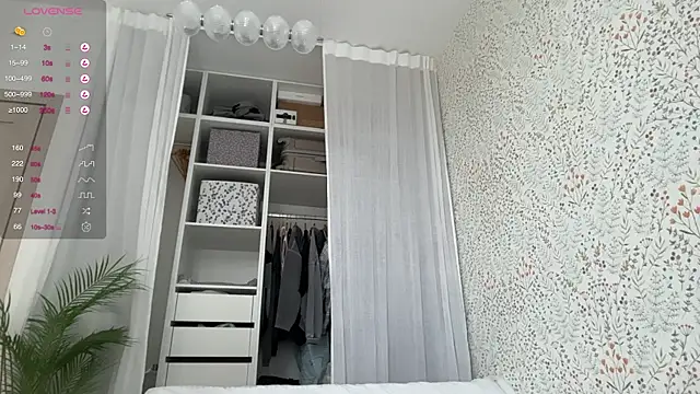 Evan  White  online show from 09-14-25, 06:01