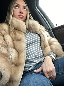 Snapshot of AngelinaMoore chatting on 02-18-25, 11:22 AngelinaMoore online show from 02-18-25, 11:22