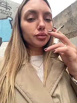 Snapshot of AngelinaMoore chatting on 02-27-25, 10:48 AngelinaMoore online show from 02-27-25, 10:48