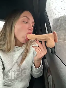 Snapshot of AngelinaMoore chatting on 03-05-25, 10:11 AngelinaMoore online show from 03-05-25, 10:11