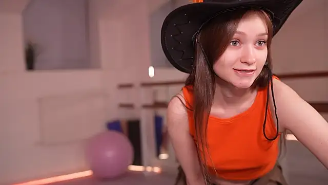 Snapshot of Sheila_Bless chatting on 10-24-25, 06:37 Sheila Bless online show from 10-24-25, 06:37