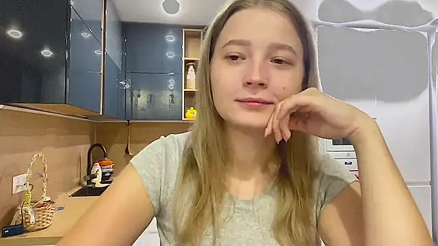 CharmingSarah online show from 09-13-25, 03:45