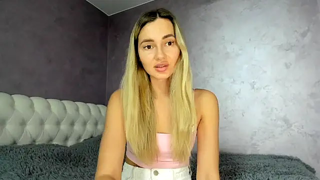 Snapshot of _DarkRose_ chatting on 11-06-25, 12:17 DarkRose online show from 11-06-25, 12:17