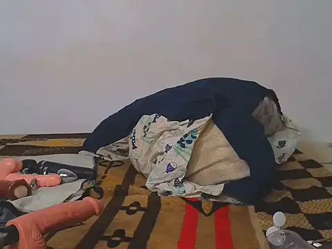 Snapshot of Cutteychiky chatting on 11-26-25, 08:21 Cutteychiky online show from 11-26-25, 08:21