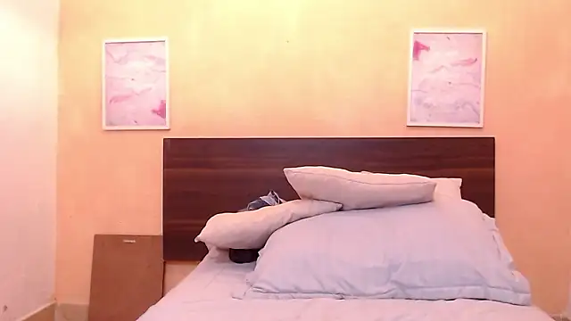 Snapshot of scaelettdubois chatting on 12-03-24, 02:47 scaelettdubois online show from 12-03-24, 02:47