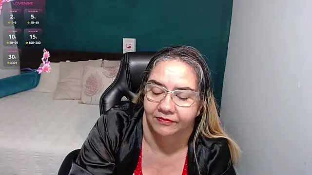 Snapshot of scaelettdubois chatting on 03-07-25, 05:40 scaelettdubois online show from 03-07-25, 05:40