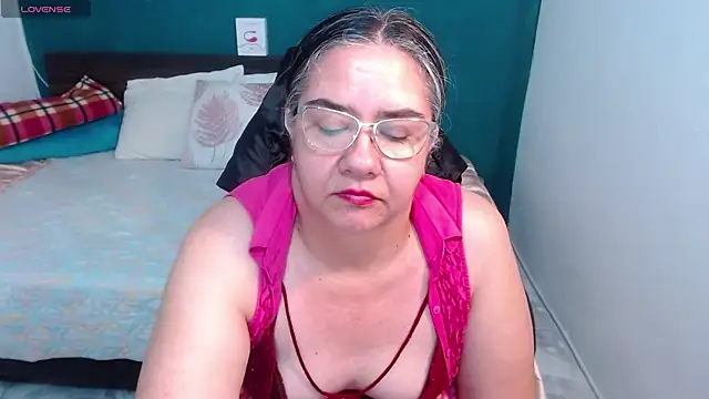 Snapshot of scaelettdubois chatting on 03-23-25, 03:54 scaelettdubois online show from 03-23-25, 03:54