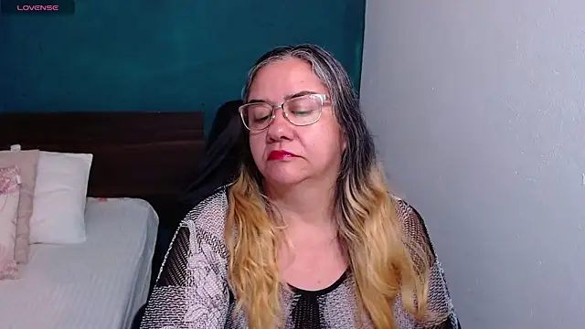 Snapshot of scaelettdubois chatting on 09-17-25, 11:39 scaelettdubois online show from 09-17-25, 11:39