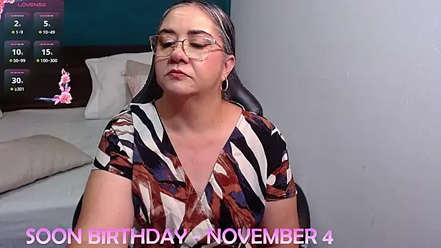 Snapshot of scaelettdubois chatting on 11-05-25, 01:49 scaelettdubois online show from 11-05-25, 01:49