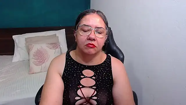 Snapshot of scaelettdubois chatting on 11-15-25, 11:10 scaelettdubois online show from 11-15-25, 11:10